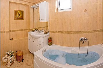 Ungheria Privát Eger, Interno